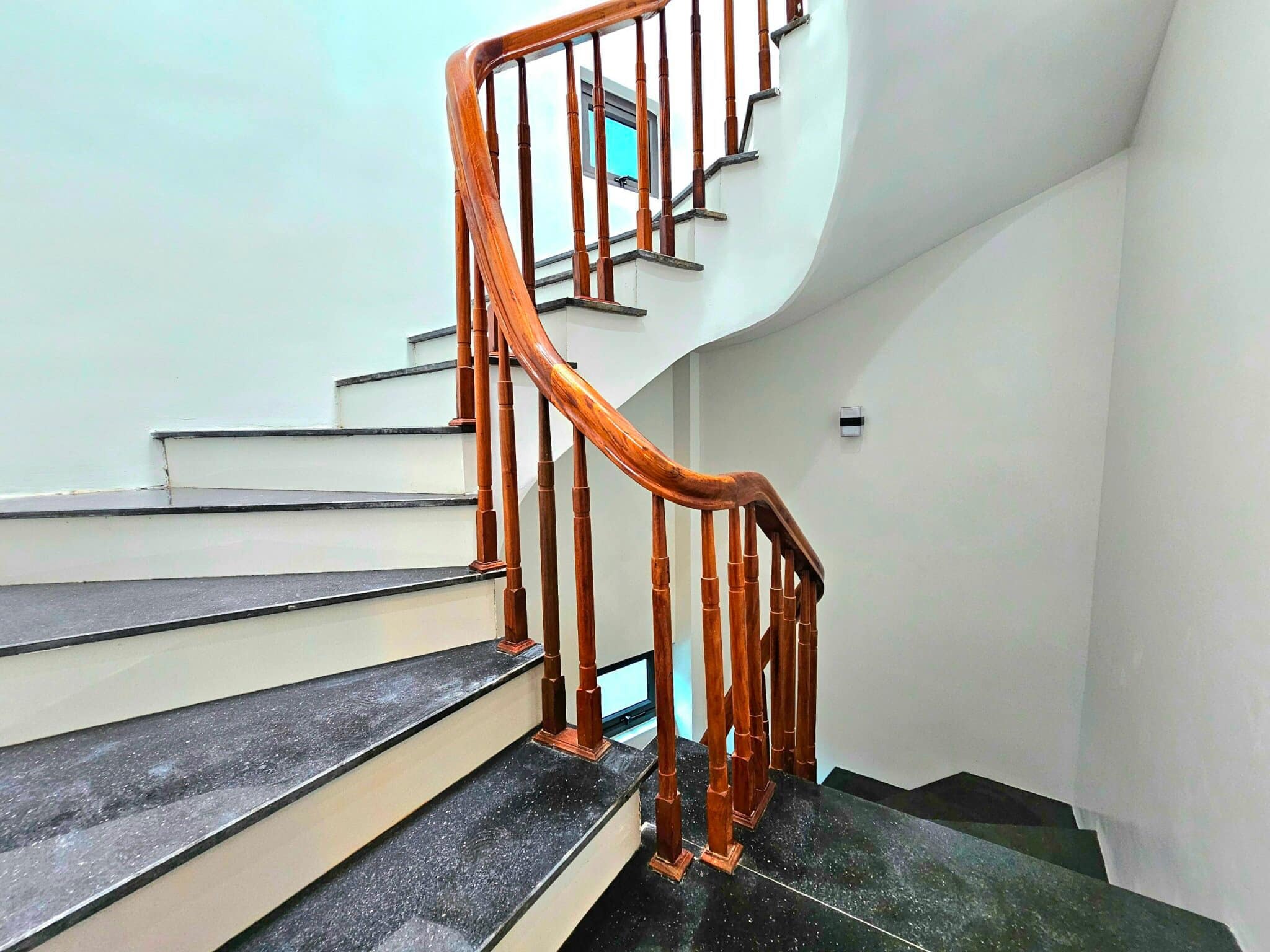 444485487_2716152941895155_52643