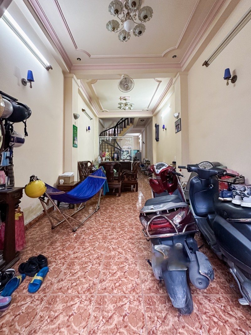 BAN NHA PHU NHUAN NHIEU TU (5)