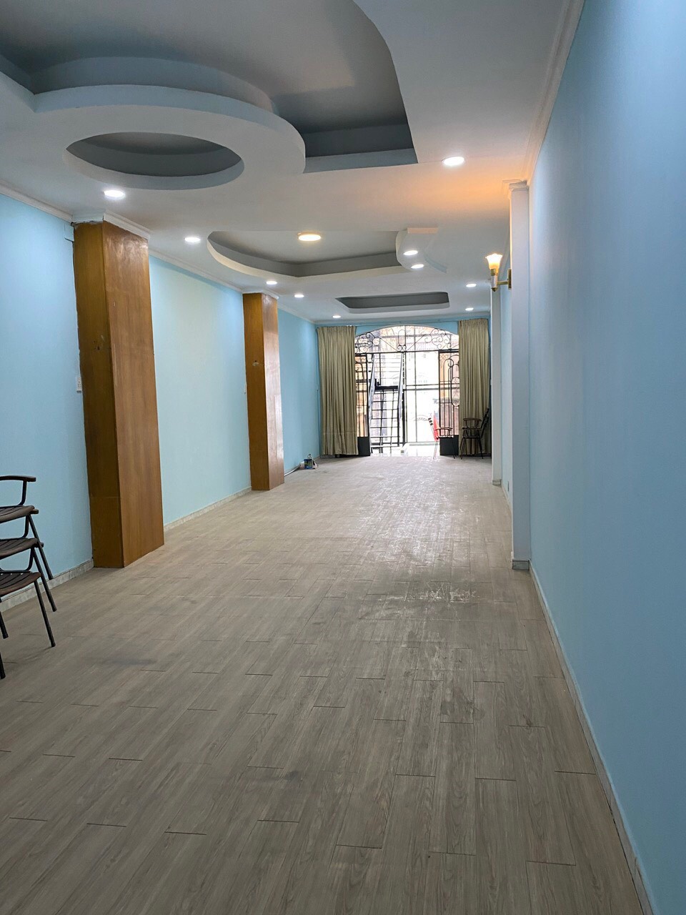 Nha mat tien Cong Hoa ban gap gia tot 3