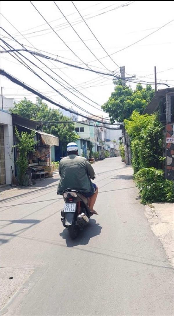 b5k-22D36D83-lw76fmim_9_lw76fmp4