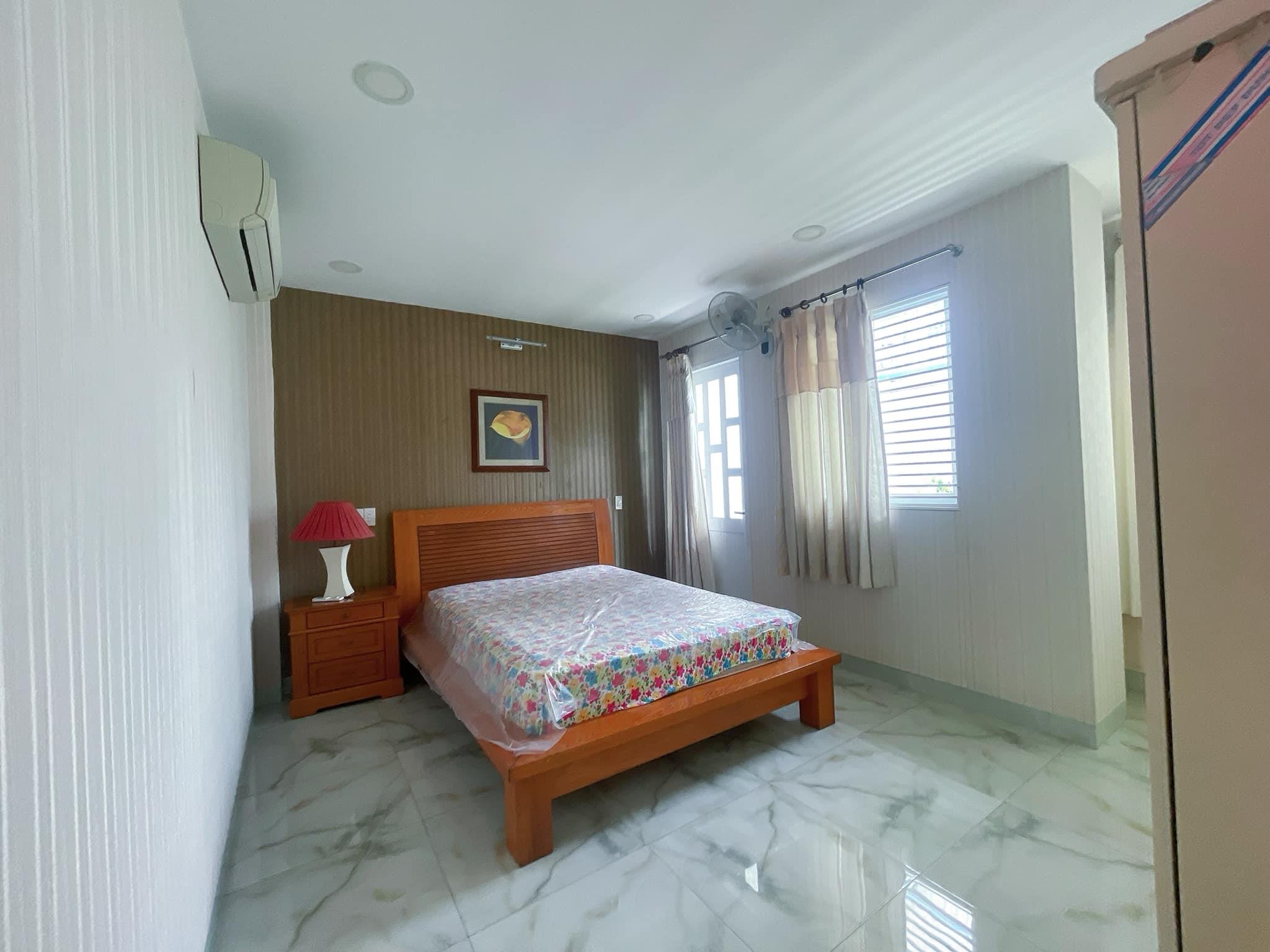 bIET THU bINH tHANH GIA RE 6