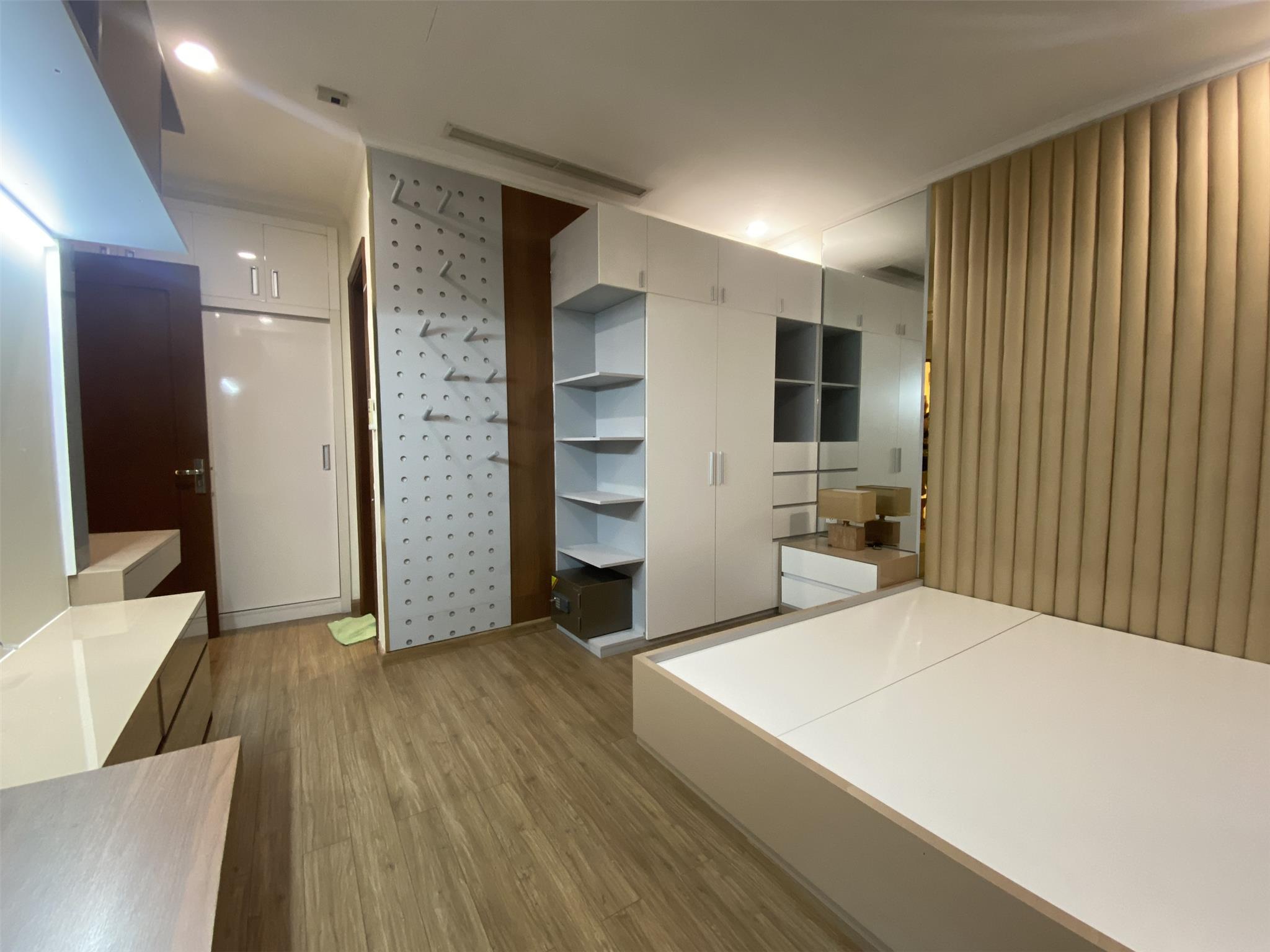 ban-can-ho-vinhomes-central-park-2-phong-ngu-0922196969-4