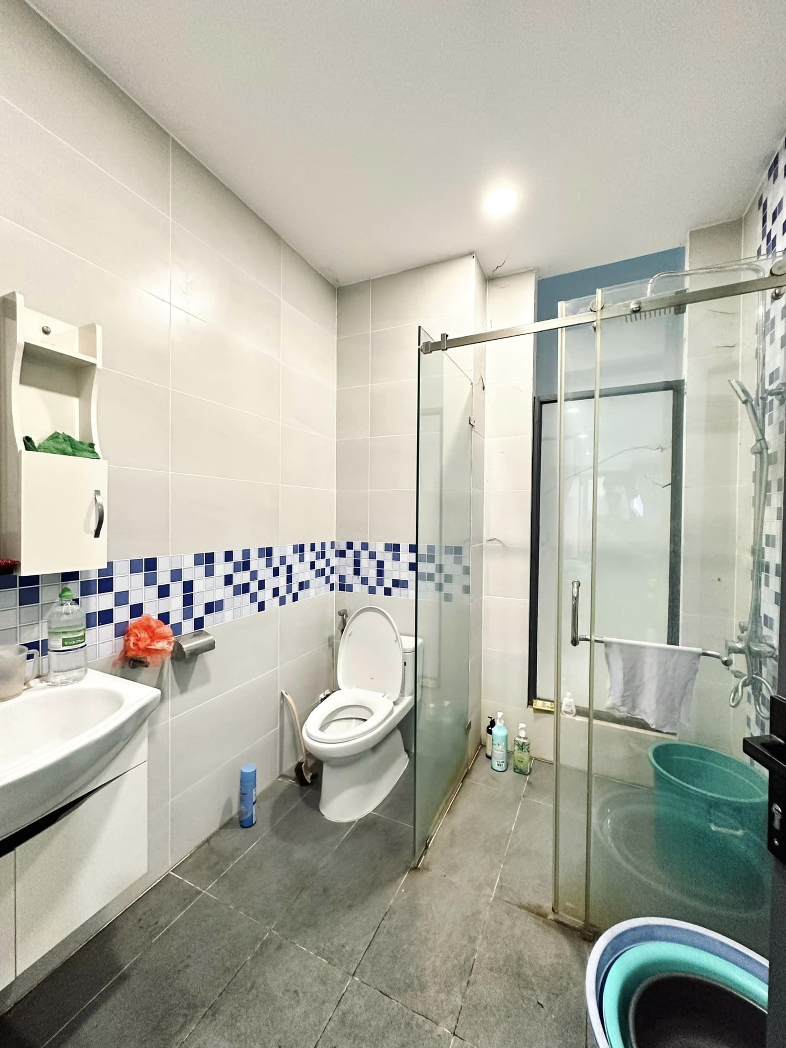 ban-nha-hem-3-thang-2-quan 10 (1)