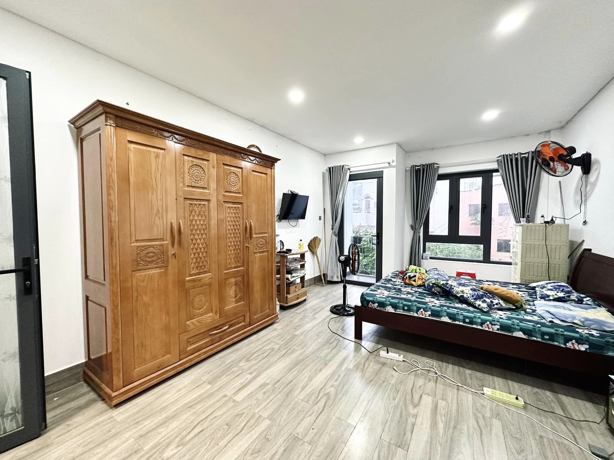 ban-nha-hem-3-thang-2-quan 10 (3)