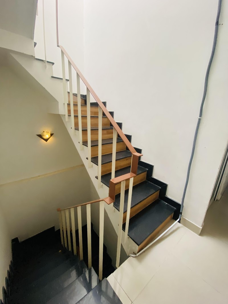 ban-nha-quan-10-duong-hoa-hao-phuong-4-hem-rong-nha-duoi-9-ty-duc-be-tong-cot-thep