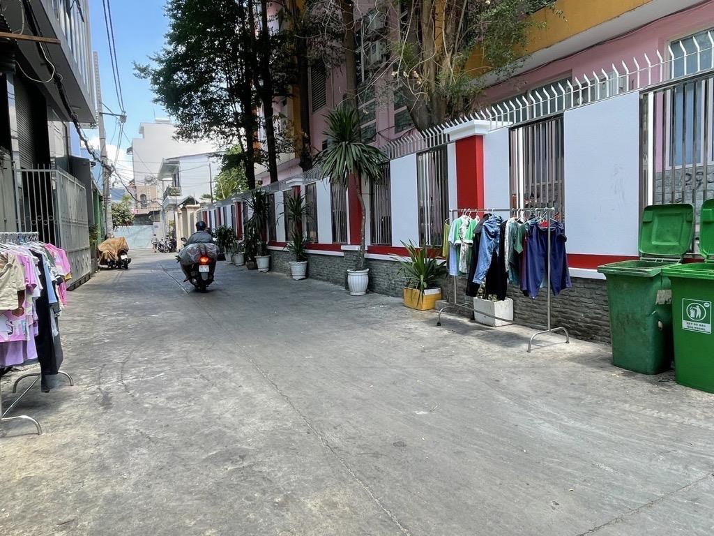 kkn-E4FA58A0-lw7p4zuw_12_lw7p502s