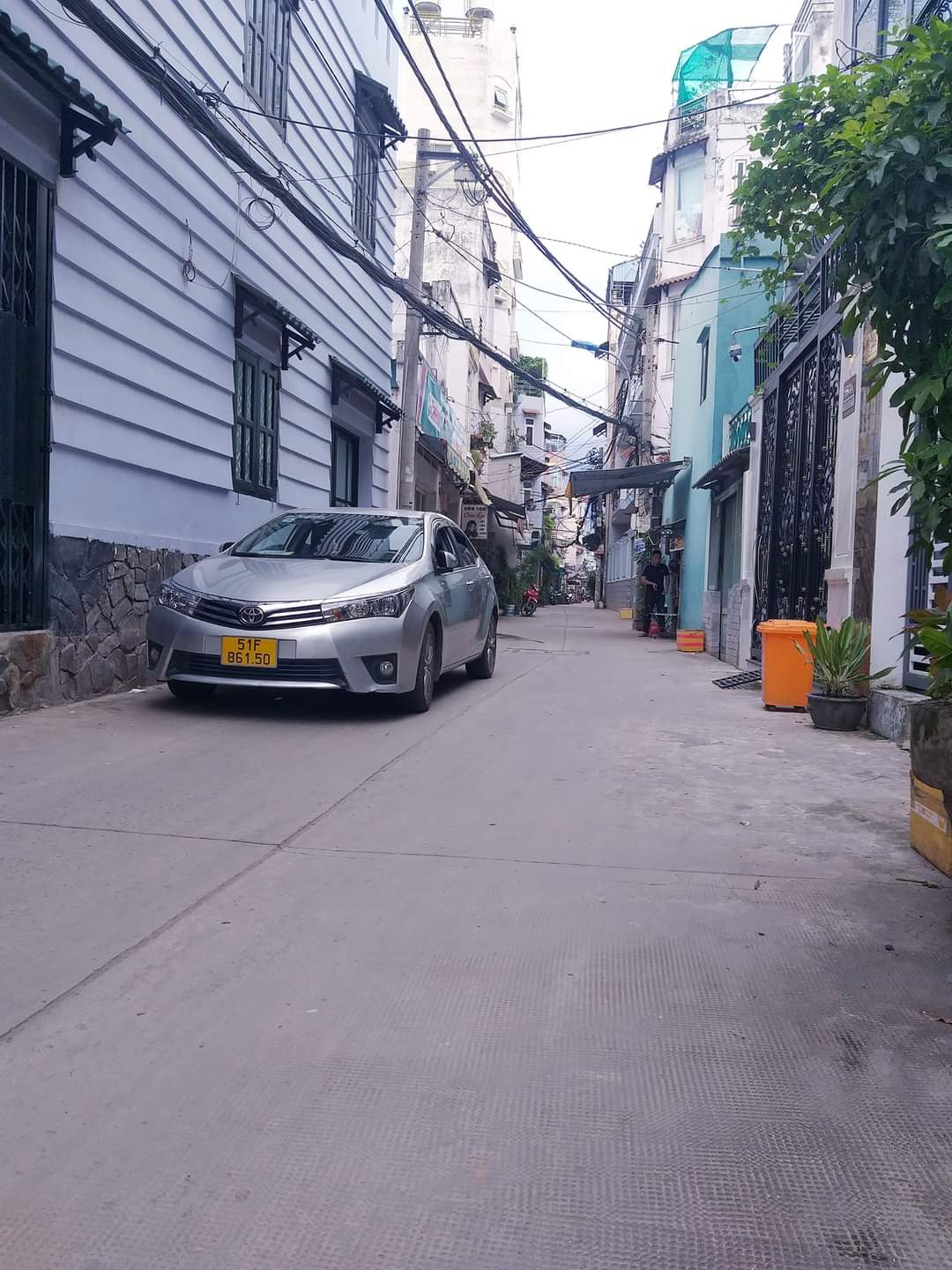 z5401405679571_085fe51df136dd1f7283a5abe340e889