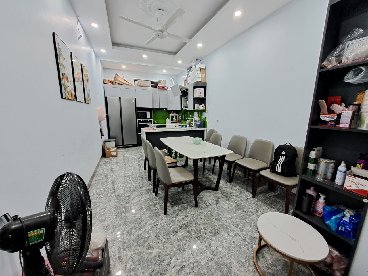 z5404711655567_8424df7c7b411236d75dd247a7d56056