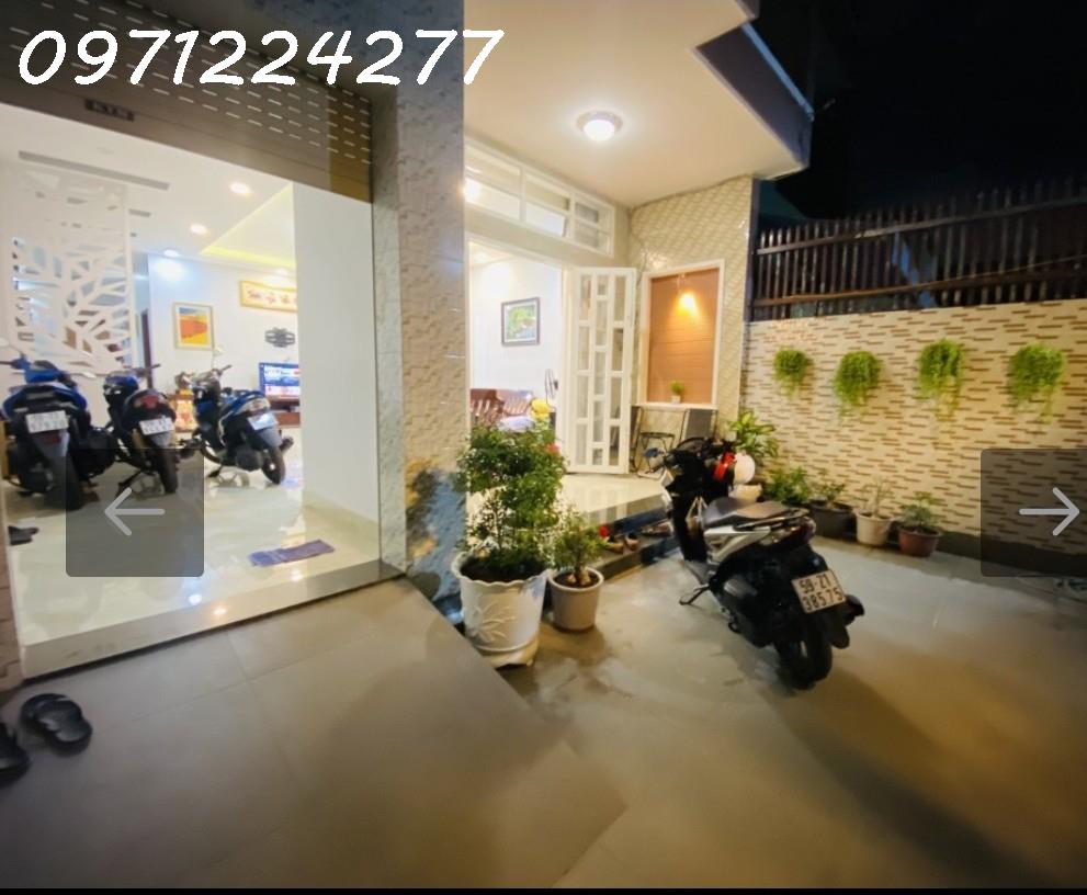 z5407745247548_736747c67d75dbf17ee68a83299acc94