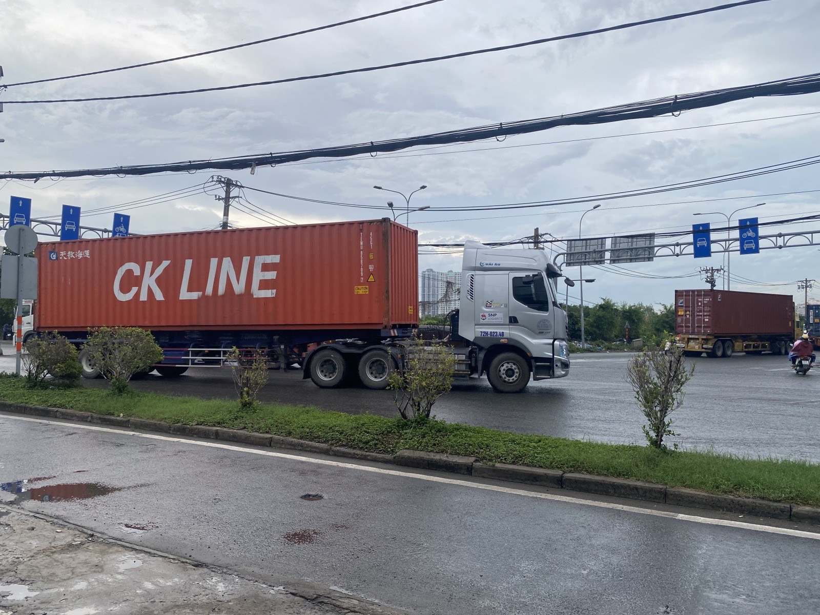 z5414570285561_0d417084ad1666f5c330980d35145f9a