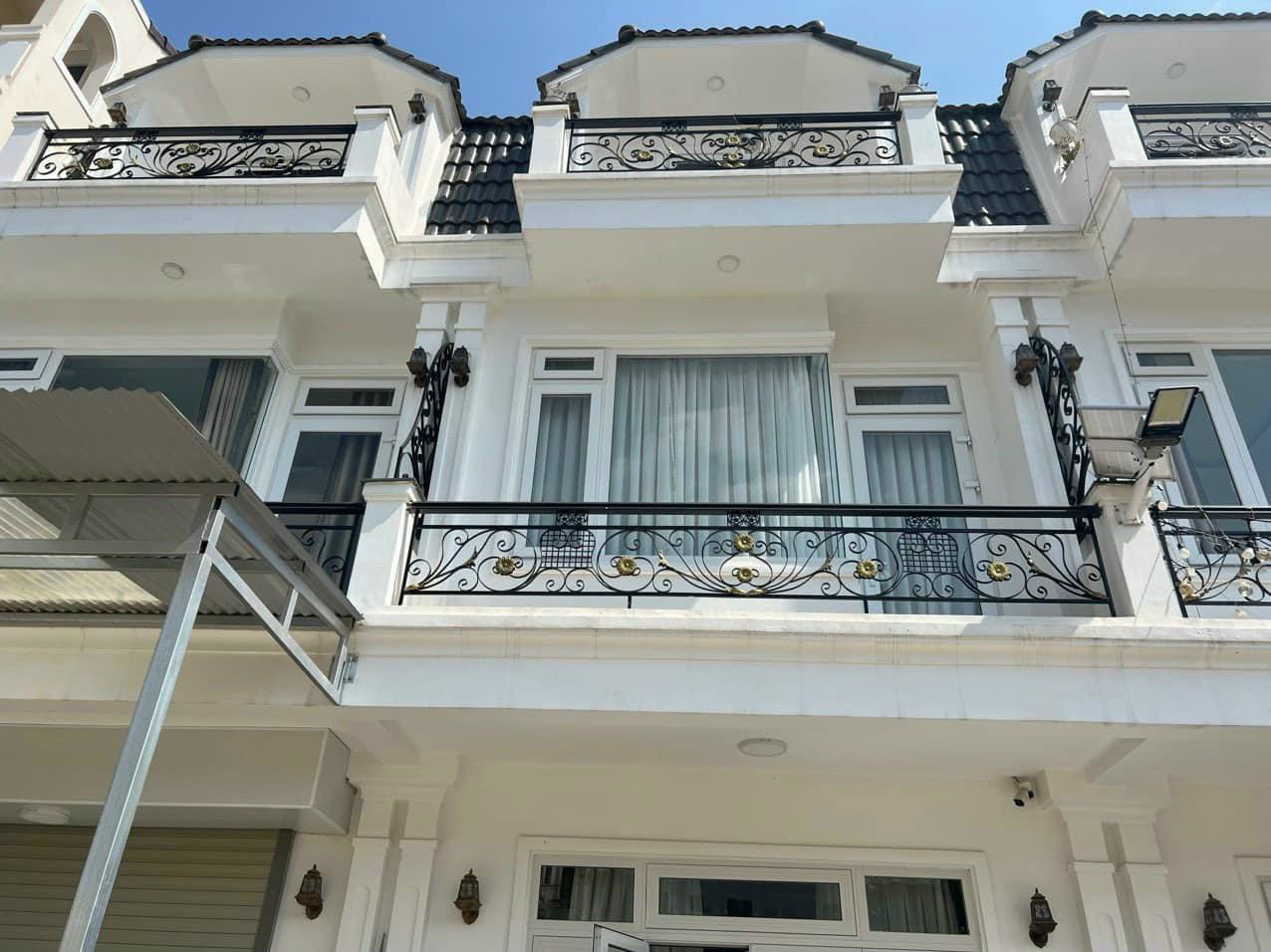 z5419708856577_054bbf4ac3c2402903fbaf436f9e3def