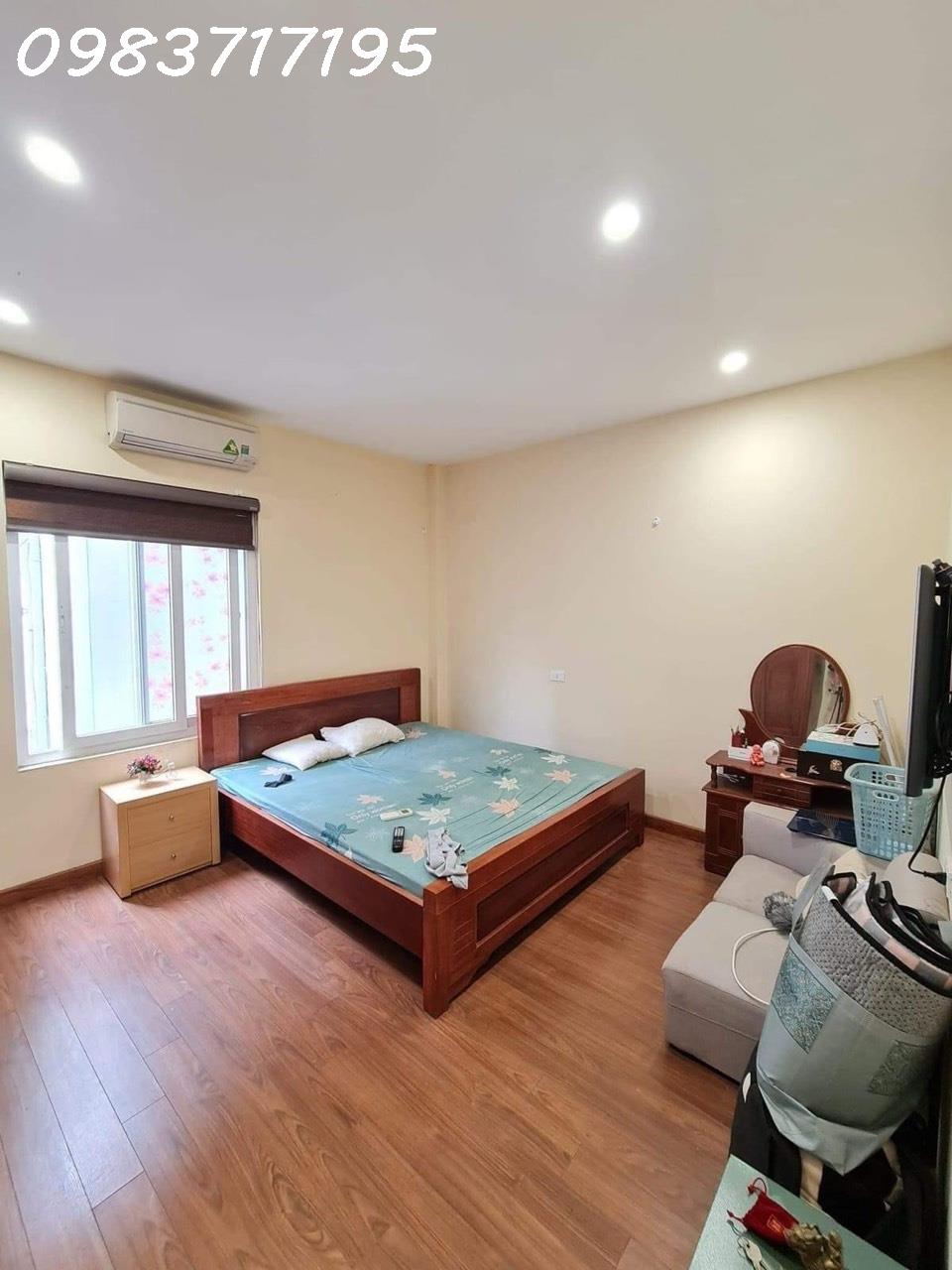 z5427370624738_644773cdcc89f16812ffa1397ddb55e8