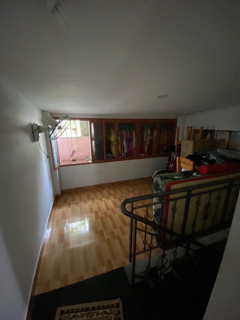 z5429677659109_fdf15fd5891592c5f6f02e0eb7a814d7