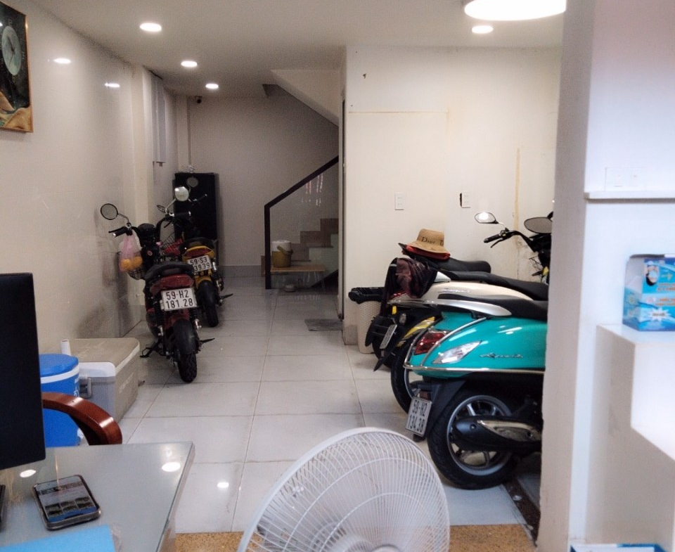 z5437444887186_104b934c8c480e068e8e7d4f49a71866