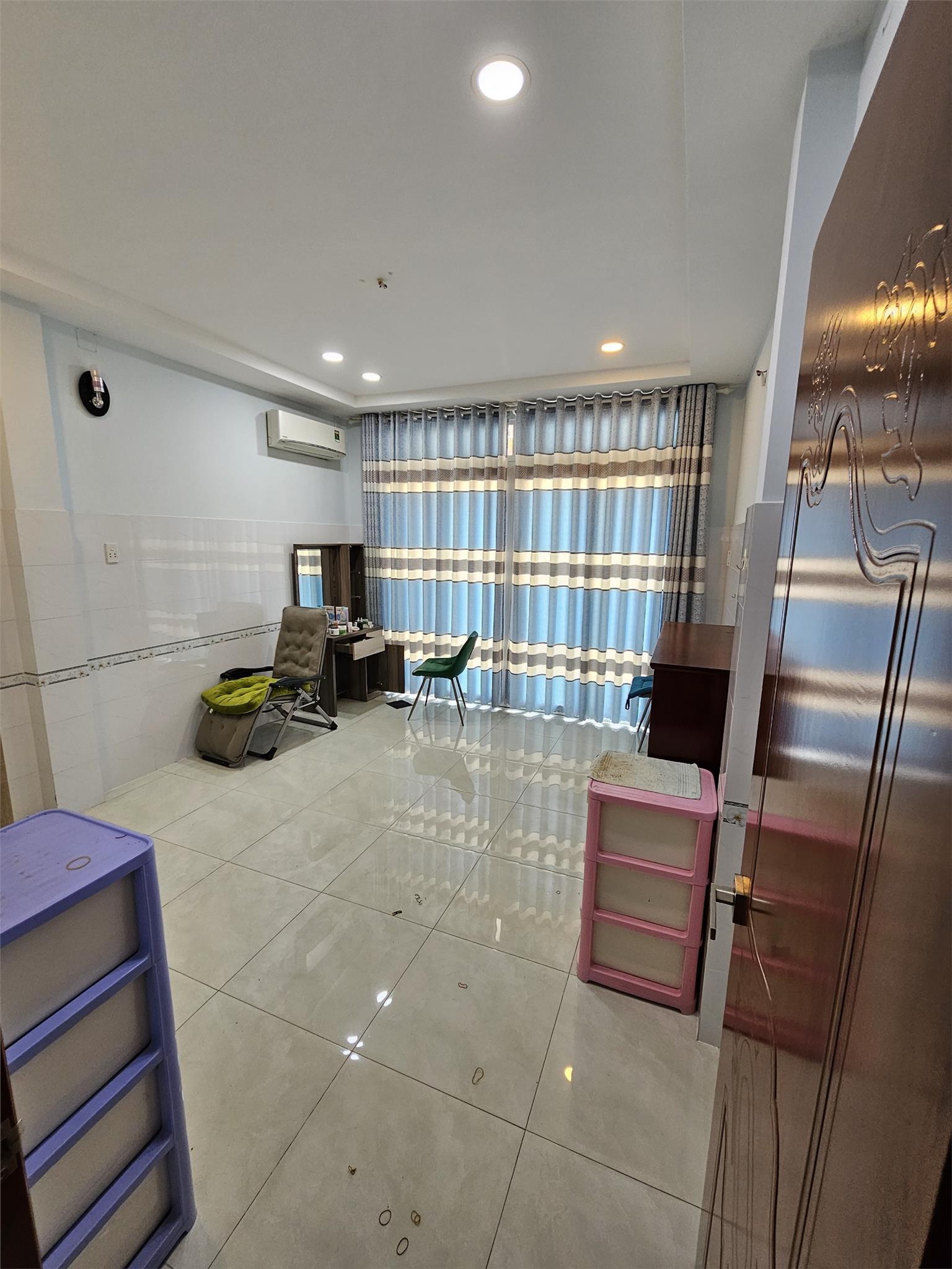 z5438820177150_c9b1d078e6542d5c2e8a080988b1b012