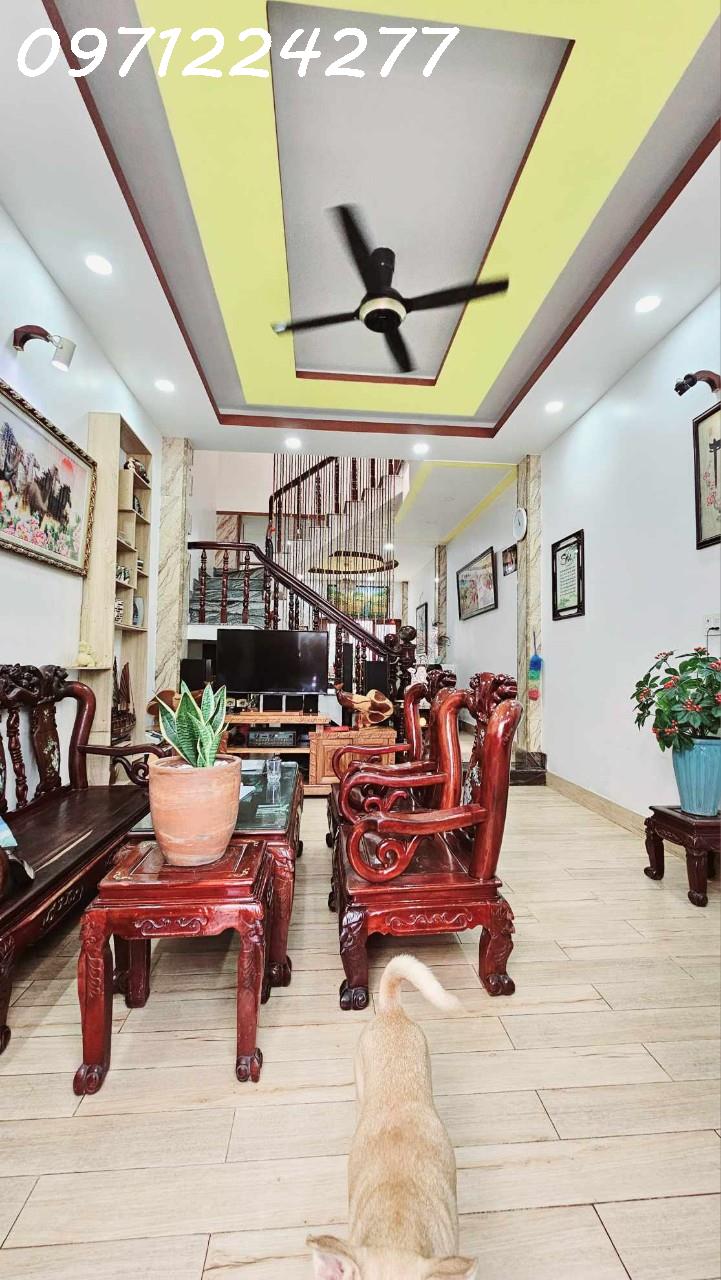 z5438927568501_70a4ca3cbfaec66c4a5889f763adf16a