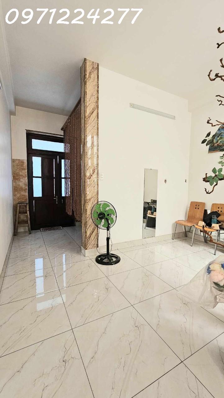 z5438927587386_f186a0ea58d56b2864a104119c28364b