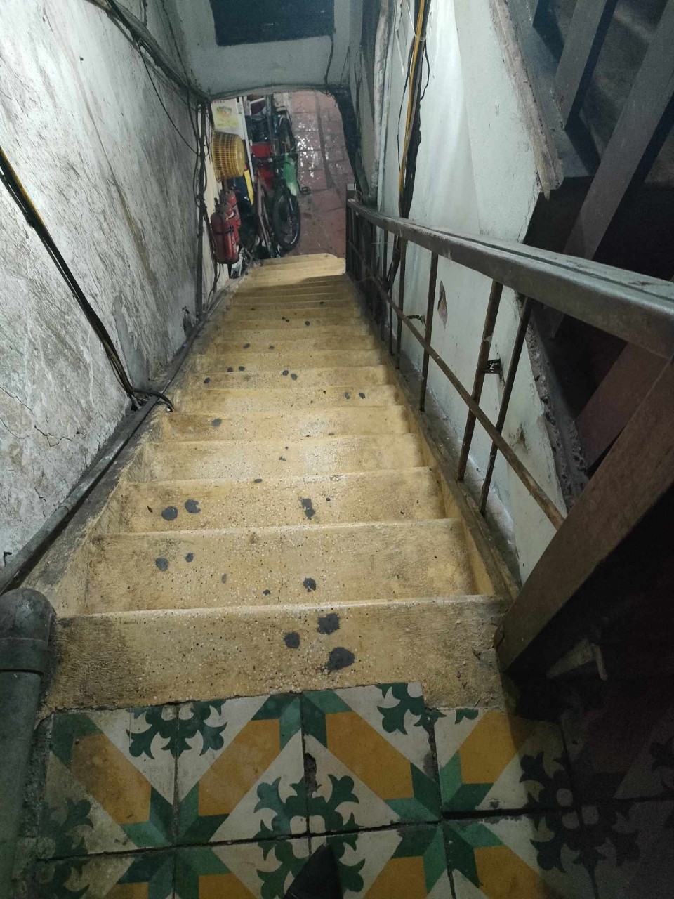 z5439844048077_23f80f425d4b16b315bc1c77d00257bc