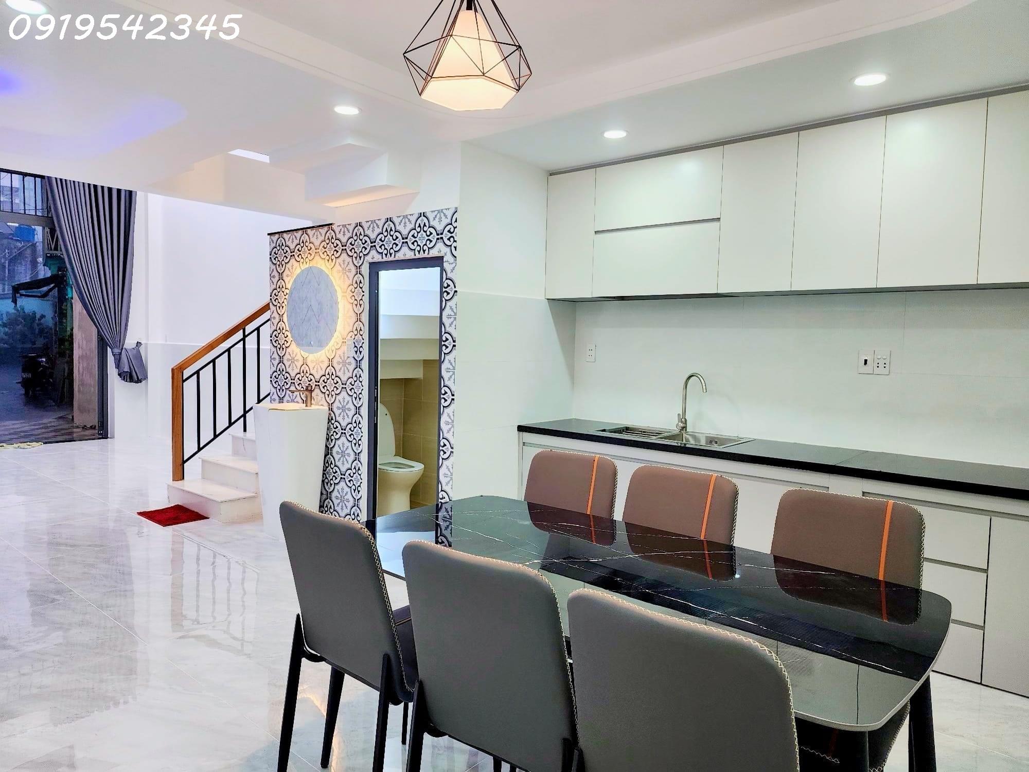 z5443371547805_648b87b32b80d380ab7aa253b9a44a2c