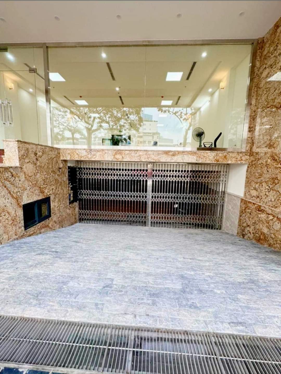 z5451642588955_5e52e78ada5d38605b03975f6e71b6c8