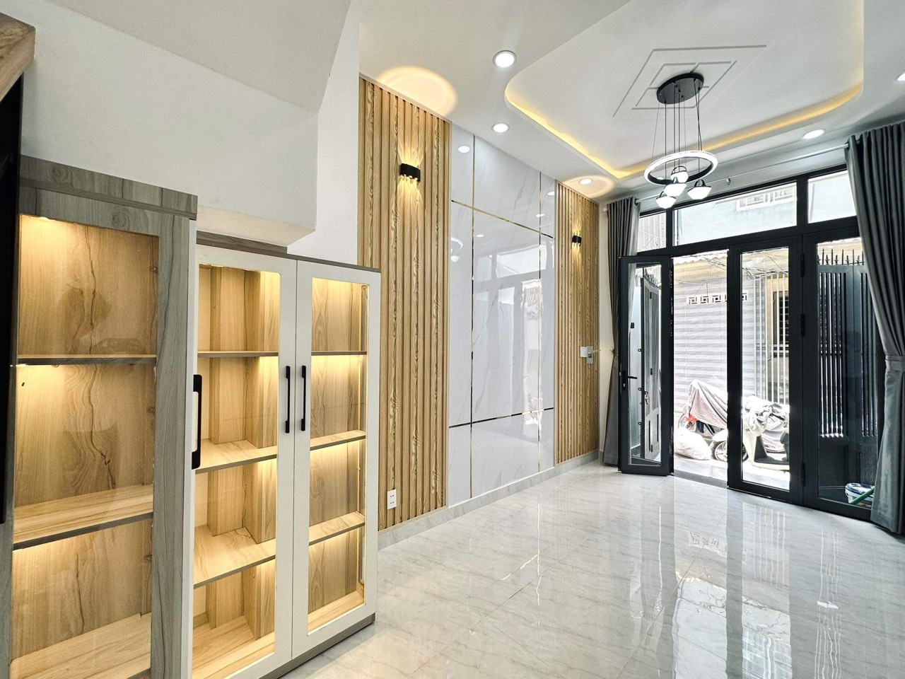 z5456307379987_164bf8d887df4a6d71e0a8562050477a