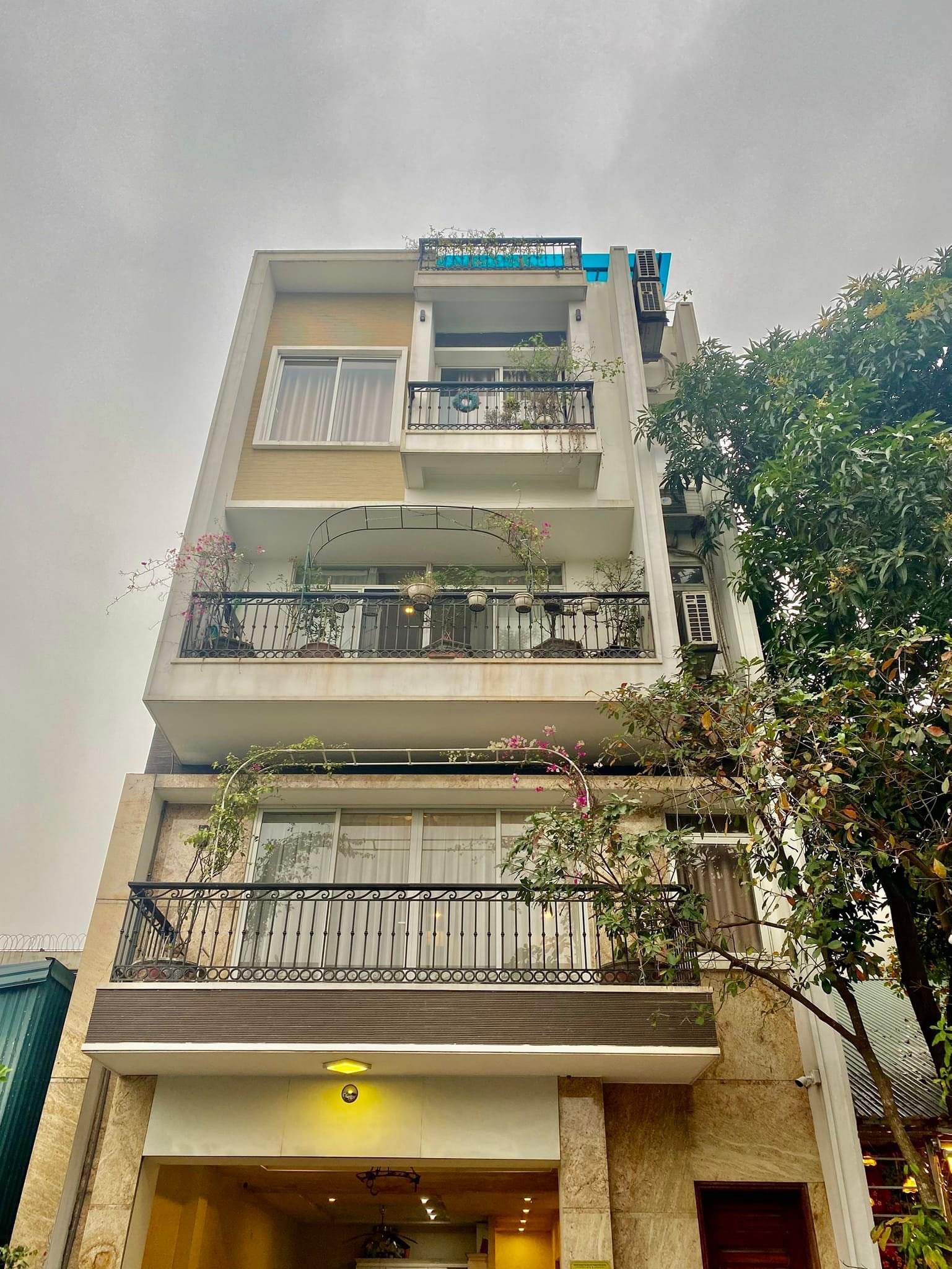 306b2fef-e7d5-484c-b483-3d4b1b7ae45e