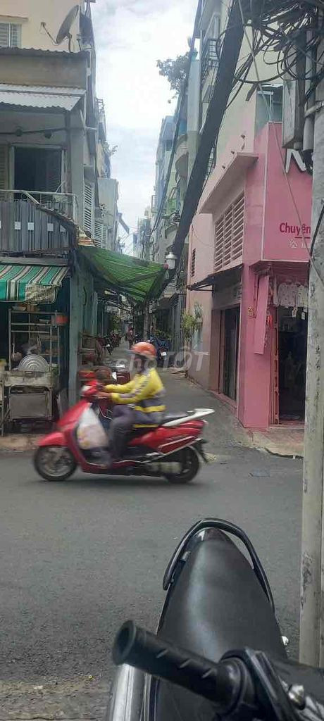 5b53ba35e0b743e91aa65