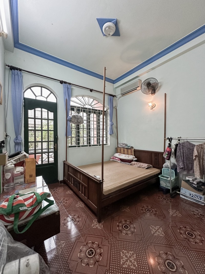 BAN NHA PHU NHUAN NHIEU TU (2)