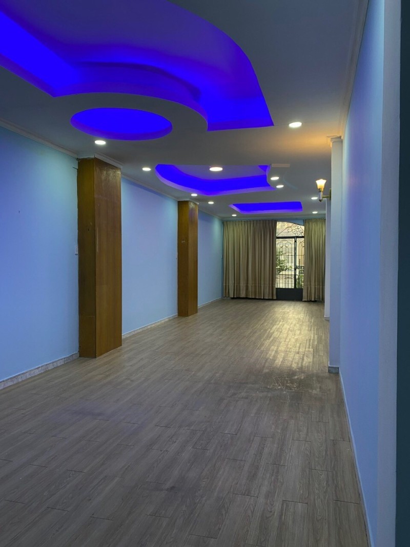 Nha mat tien Cong Hoa ban gap gia tot 1