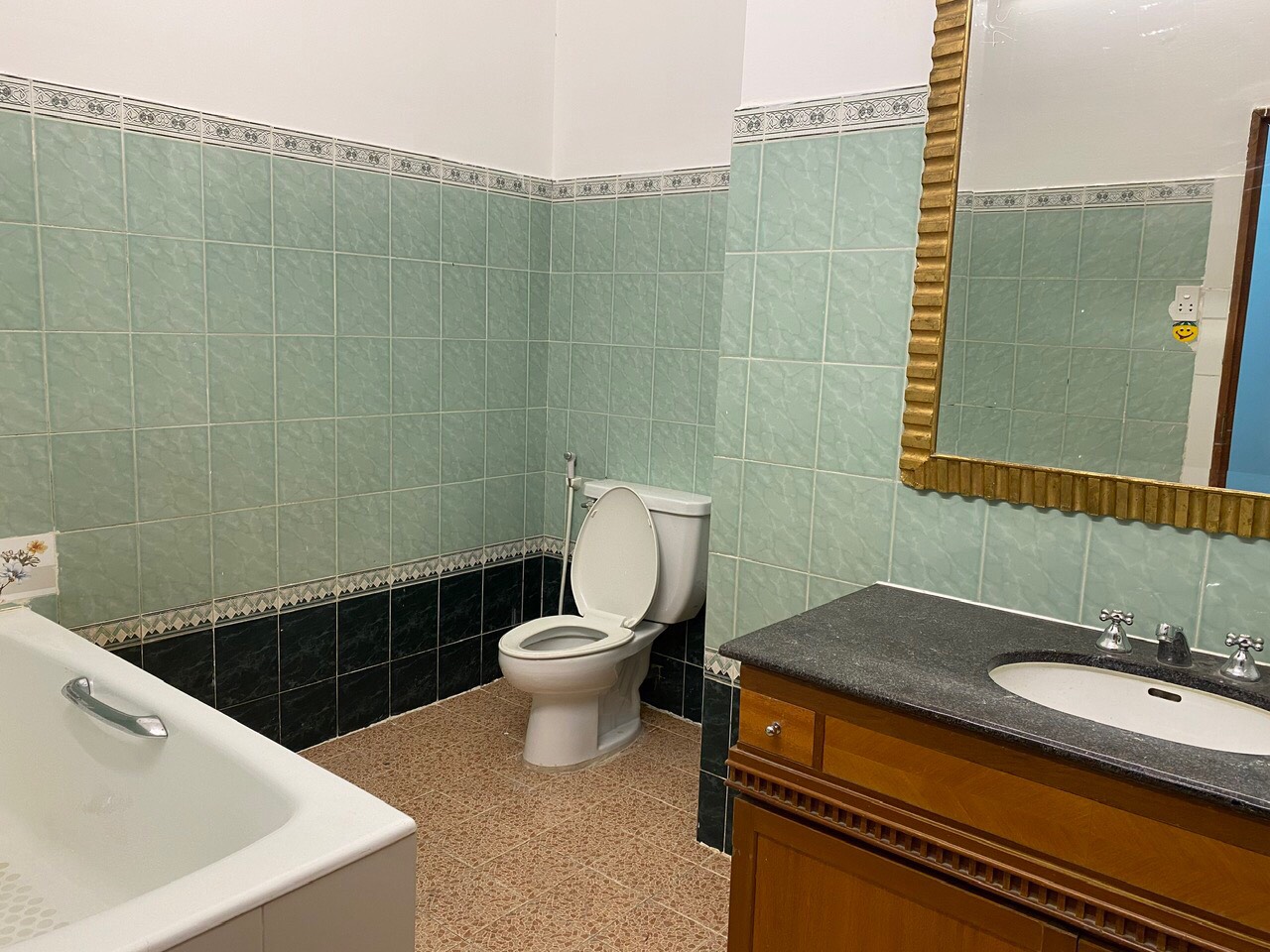 Nha mat tien Cong Hoa ban gap gia tot 5