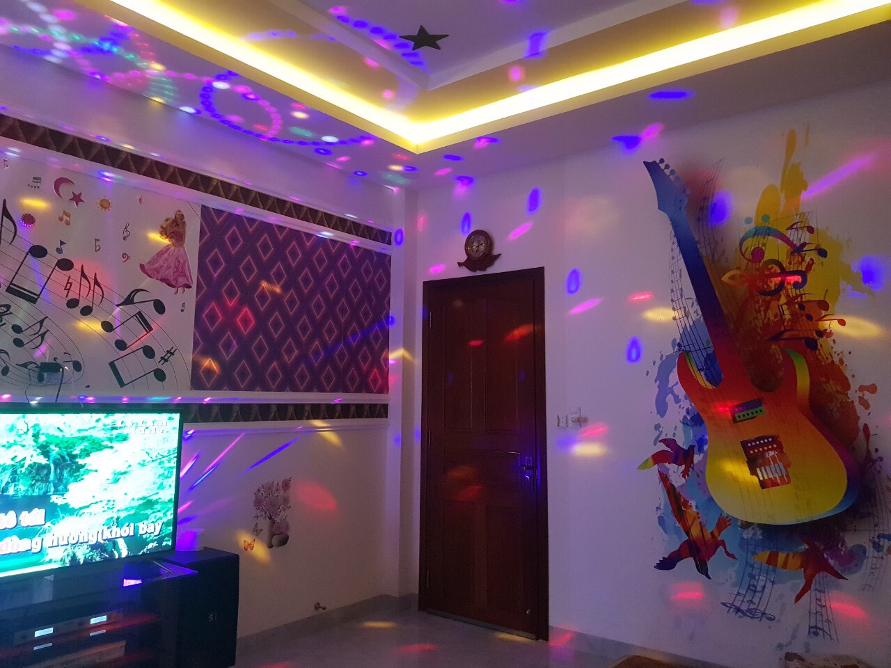 ban-nha-duong-duong-can-cam-phuong-linh-tay-12ty (1)