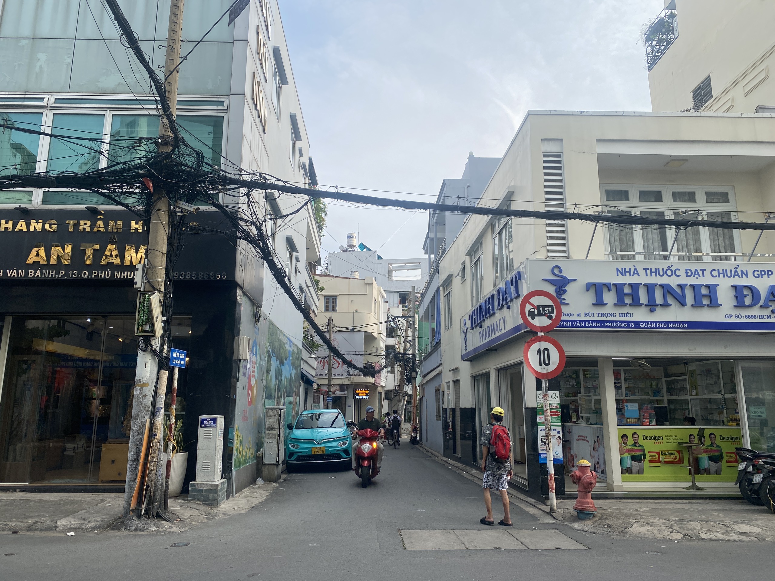 ban-nha-hem-489-huynh-van-banh-0.jpg_bak_638373609757203629