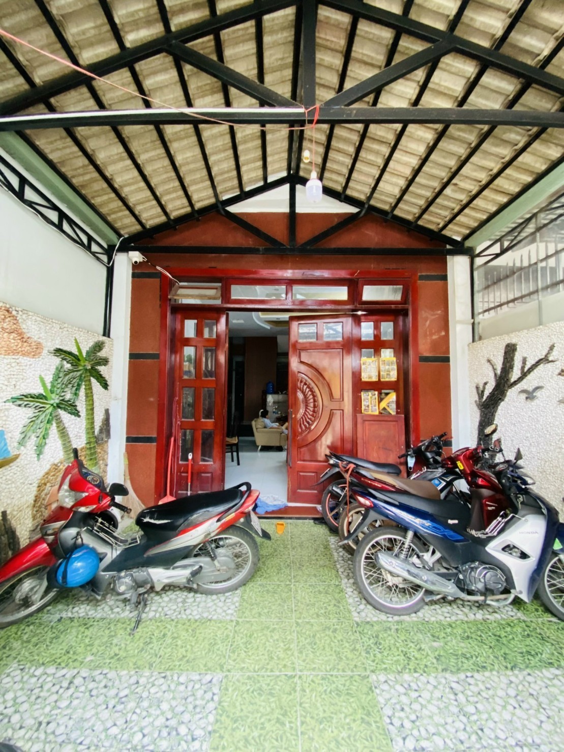 ban-nha-hem-xe-hoi-nguyen-tu-gian-1-0964364745