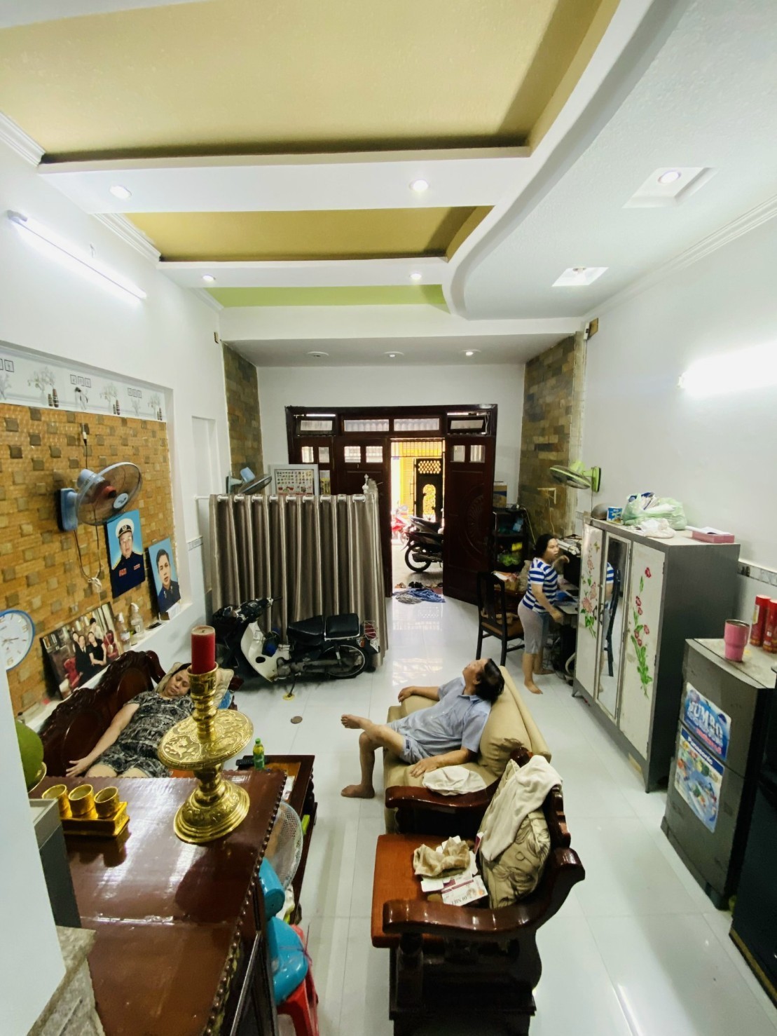 ban-nha-hem-xe-hoi-nguyen-tu-gian-2-0964364745