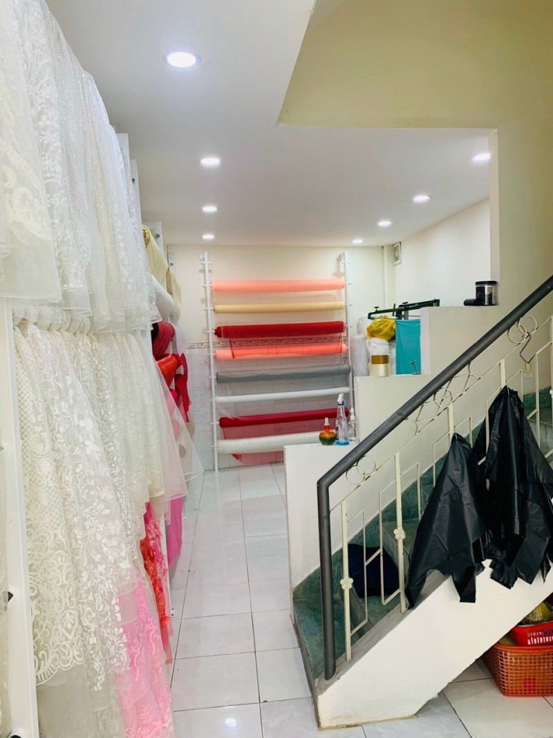 ban-nha-mat-tien-dong-ho-11ty-53m2-gia-re-kinh-doanh