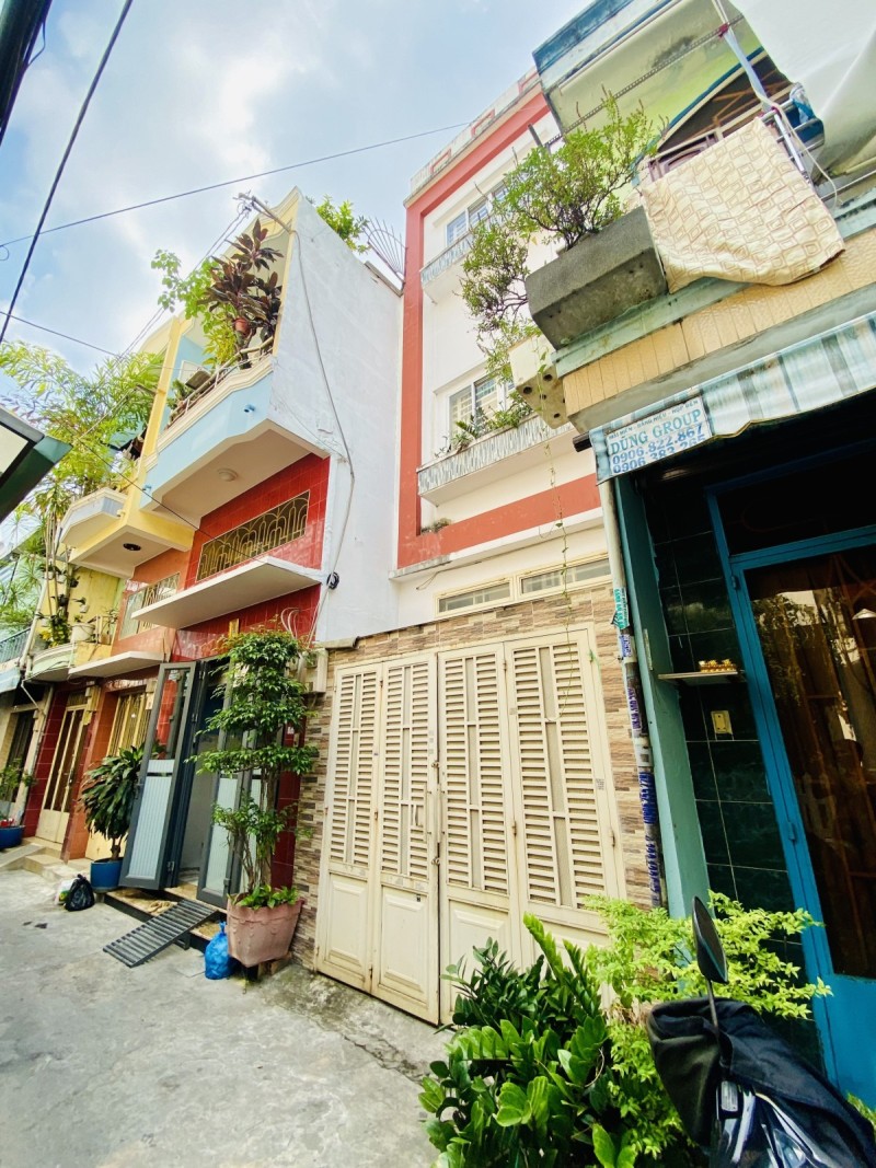 ban-nha-quan-10-duong-to-hien-thanh-phuong-15-be-tong-cot-thep-hem-xe-hoi