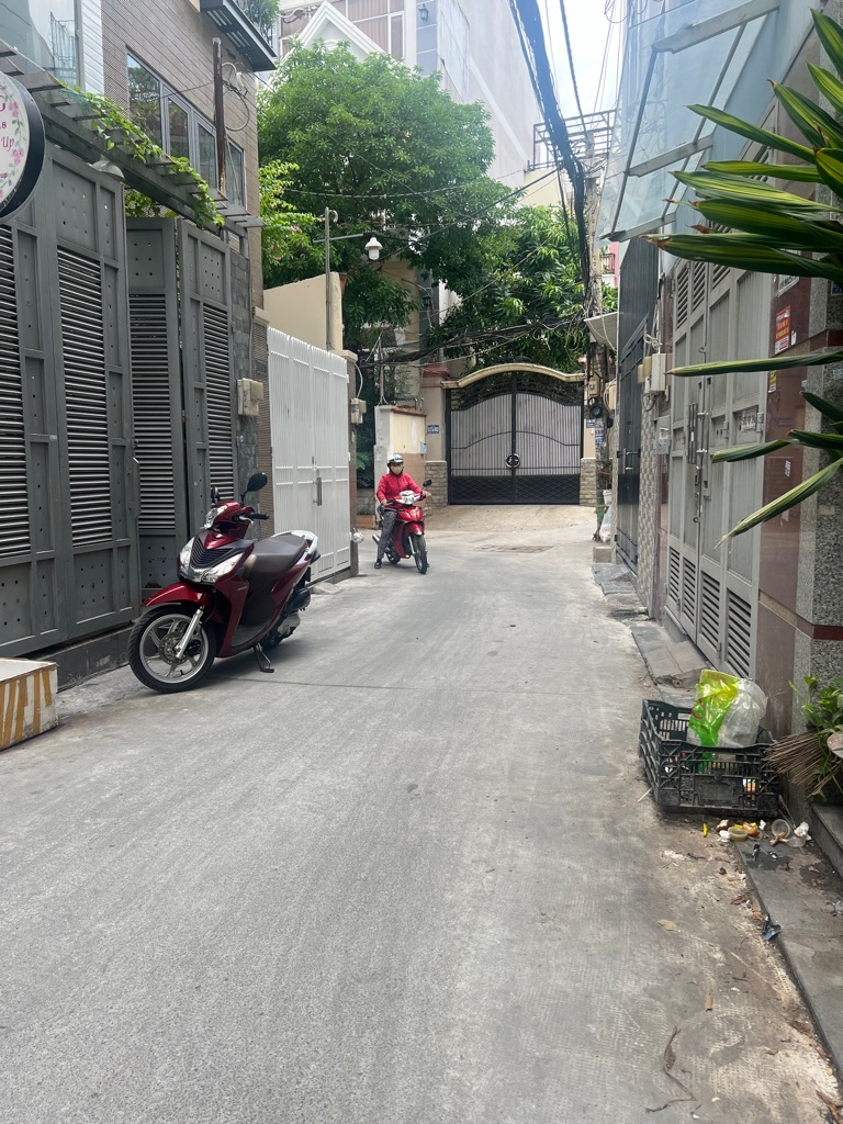 ban-nha-quan-q10-phuong-14-duong-to-hien-thanh-gia-re-hem-xe-hoi