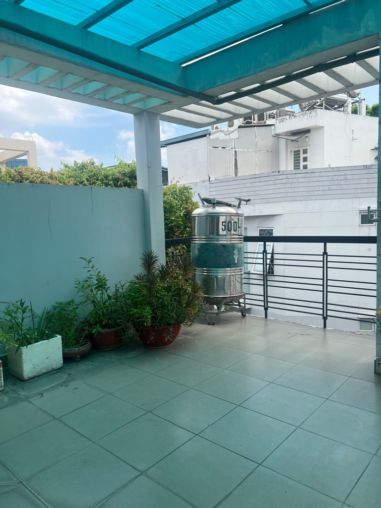 ban-nha-quan-q10-phuong-14-duong-to-hien-thanh-gia-re-hem-xe-hoi-tranh