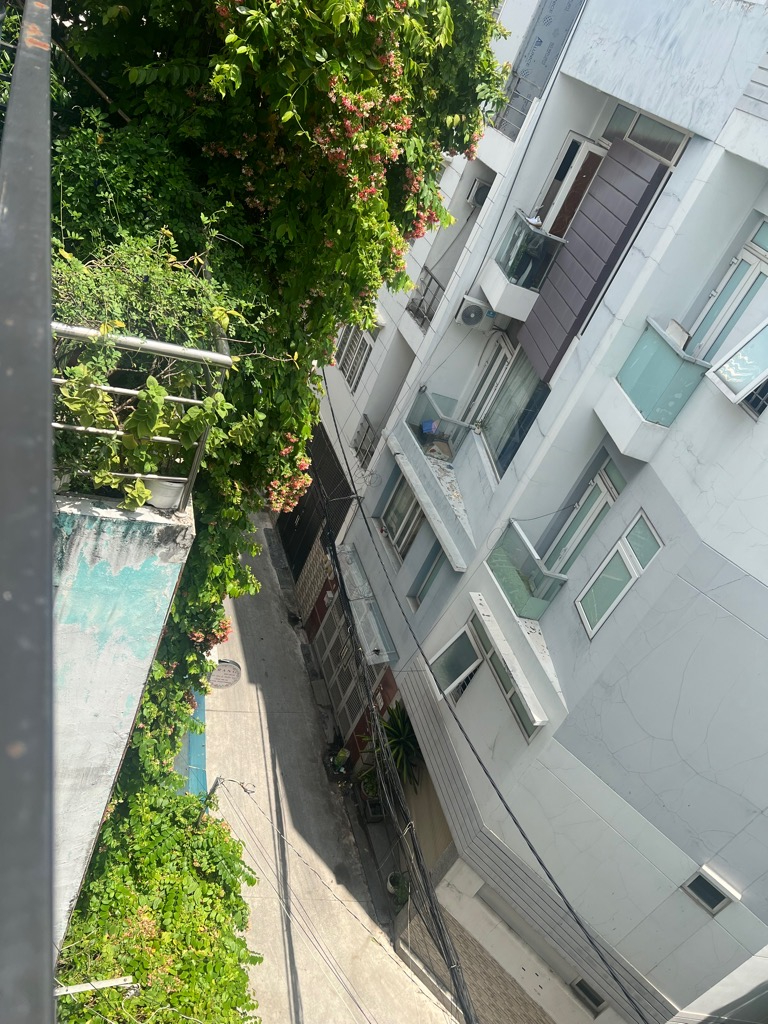 ban-nha-quan-q10-phuong-14-duong-to-hien-thanh-hem-xe-hoi