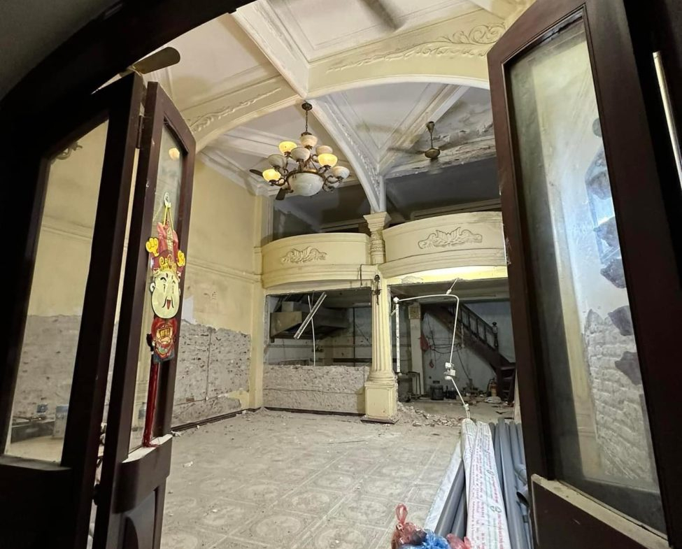 c39bcfa3-b29b-41fa-85a7-1b3fbac87b06-975×1300