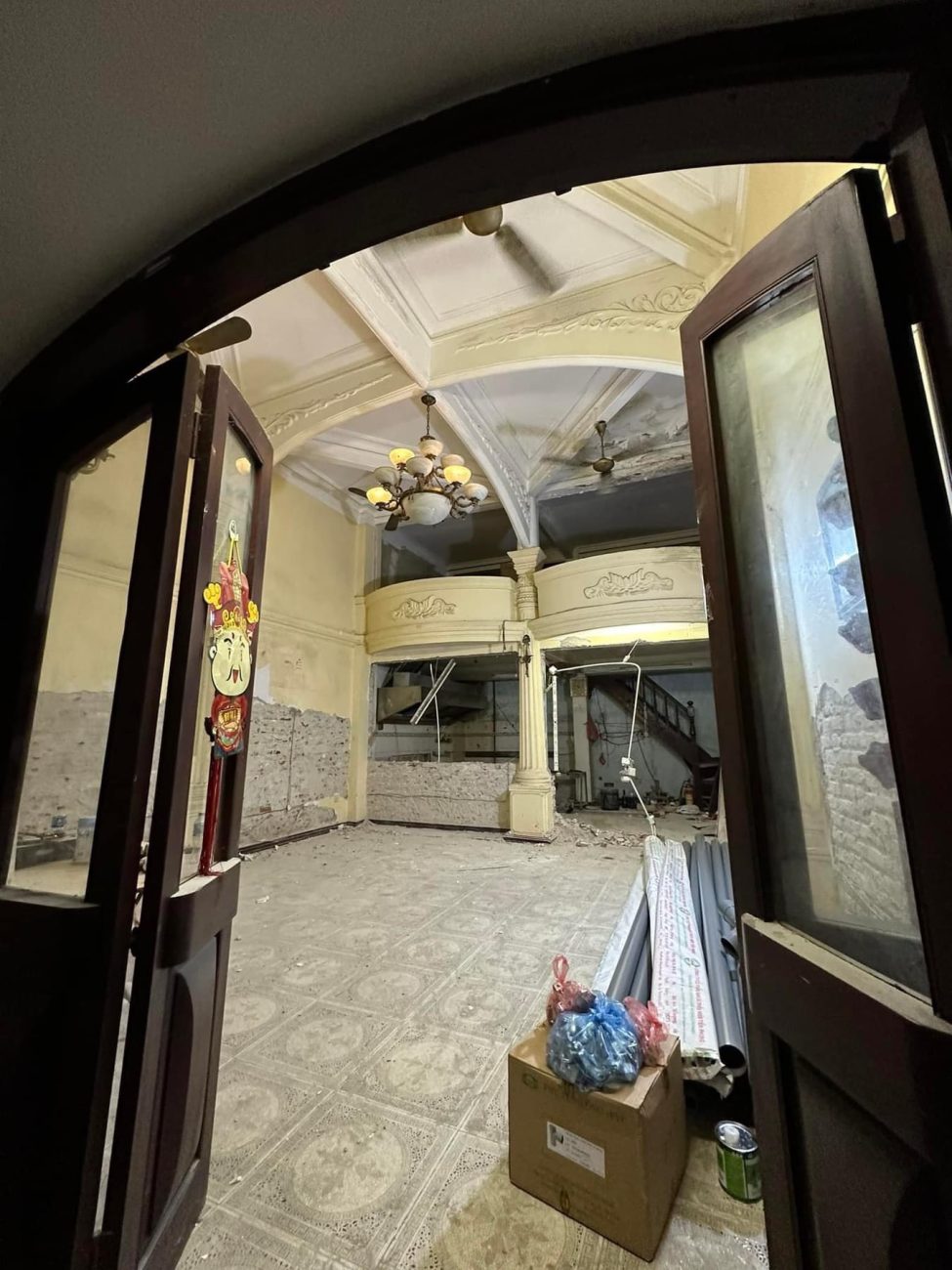 c39bcfa3-b29b-41fa-85a7-1b3fbac87b06-975×1300