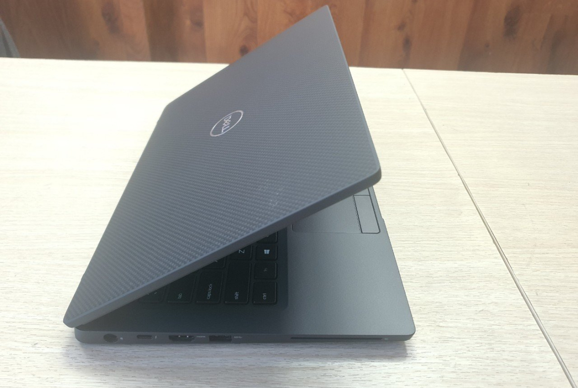 dell-latitude-7300-i7-gen8-ram-8g-ssd-256g-man-hinh-13.3-inch-lenguyenpc-3