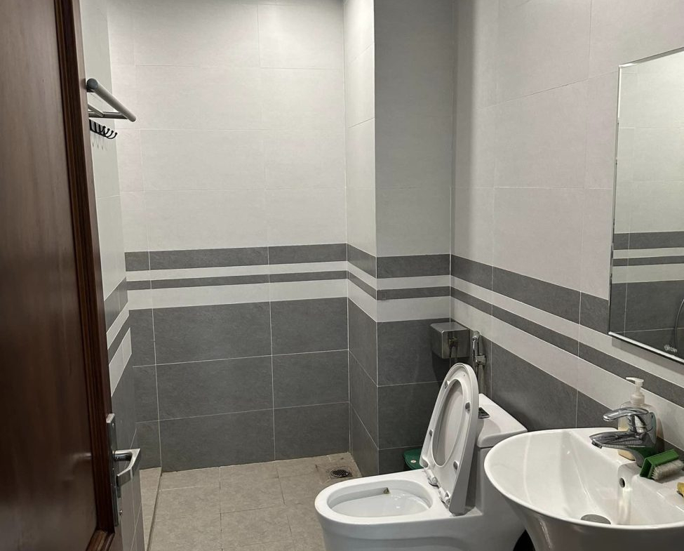 dfb90e11-c2b3-42f8-926e-f60959eefa2d-975×1300