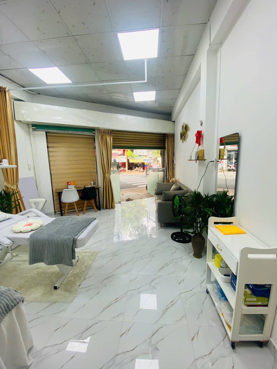 ecbbbb86-3d10-42bf-adc9-897fa1722756