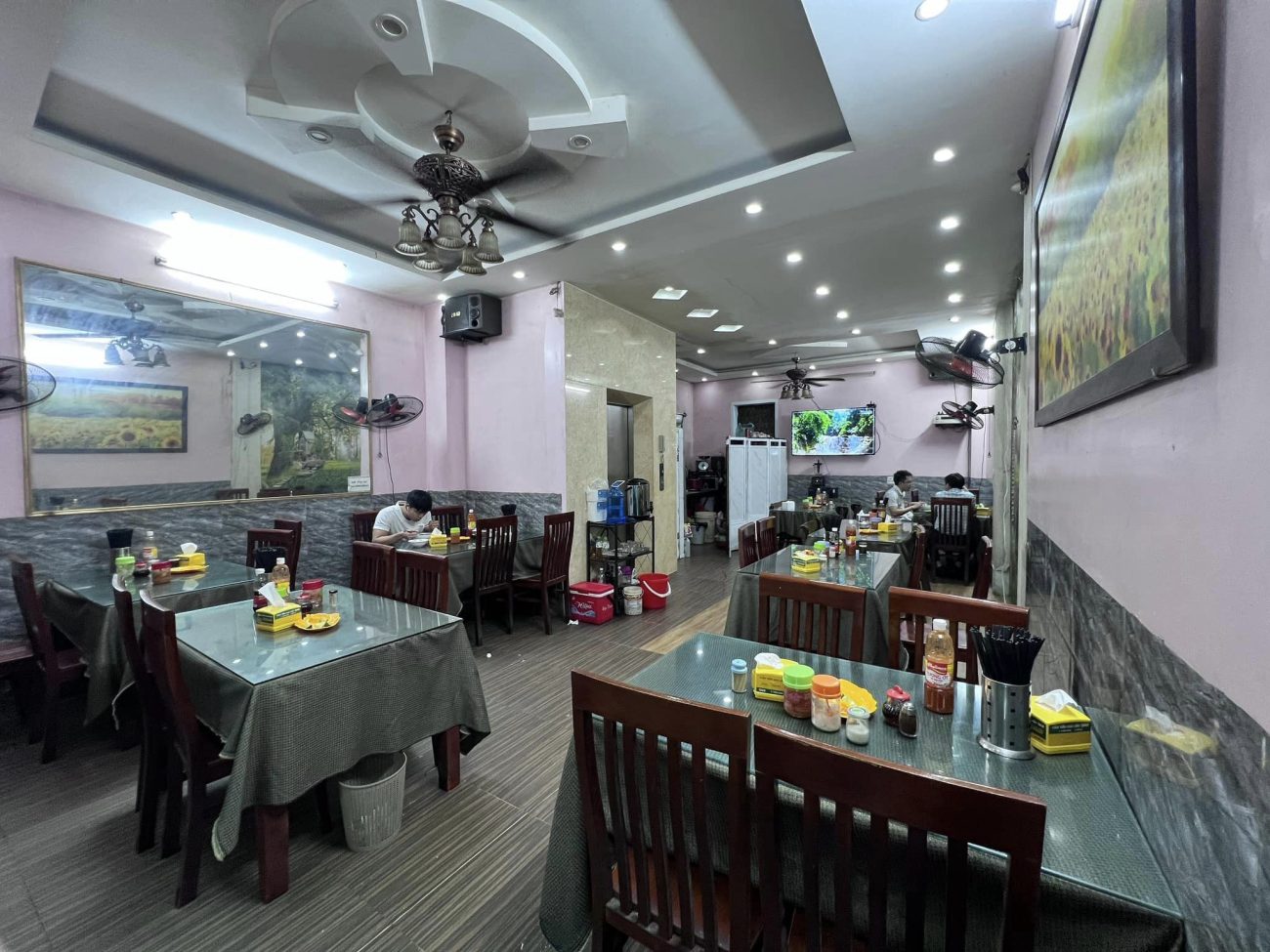 ef96cab3-c177-4c91-8ecc-627c00ac7b40-1300×975