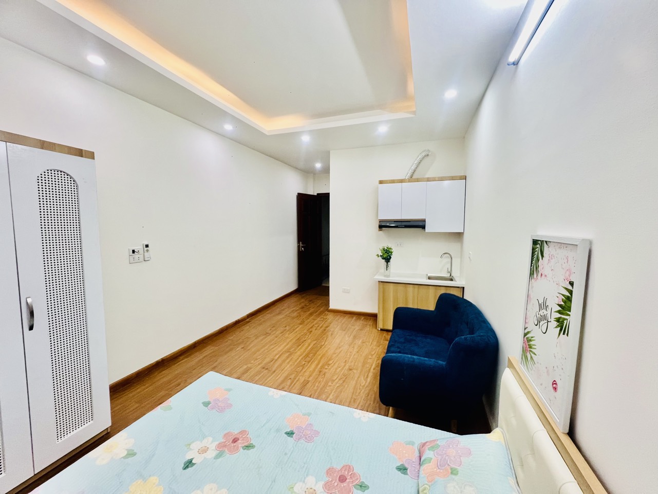 ffa7b2e1-e9a1-49da-9e85-b26df20de049