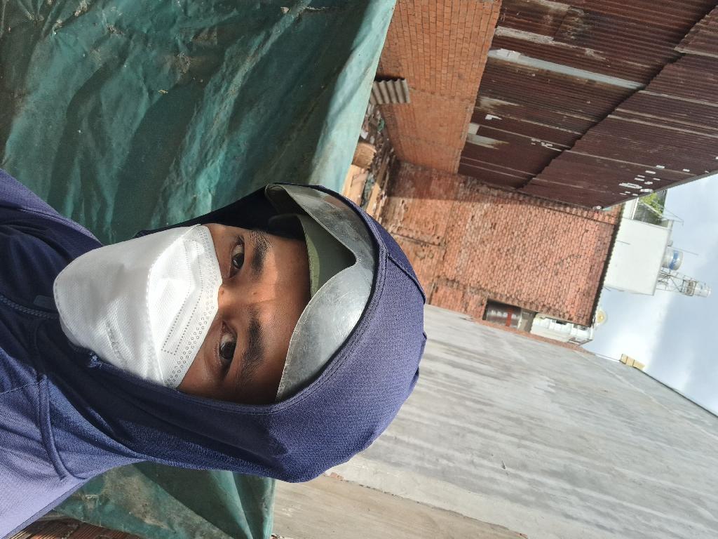 kkm-299CE62A-lwuaybot_14_lwuaybys