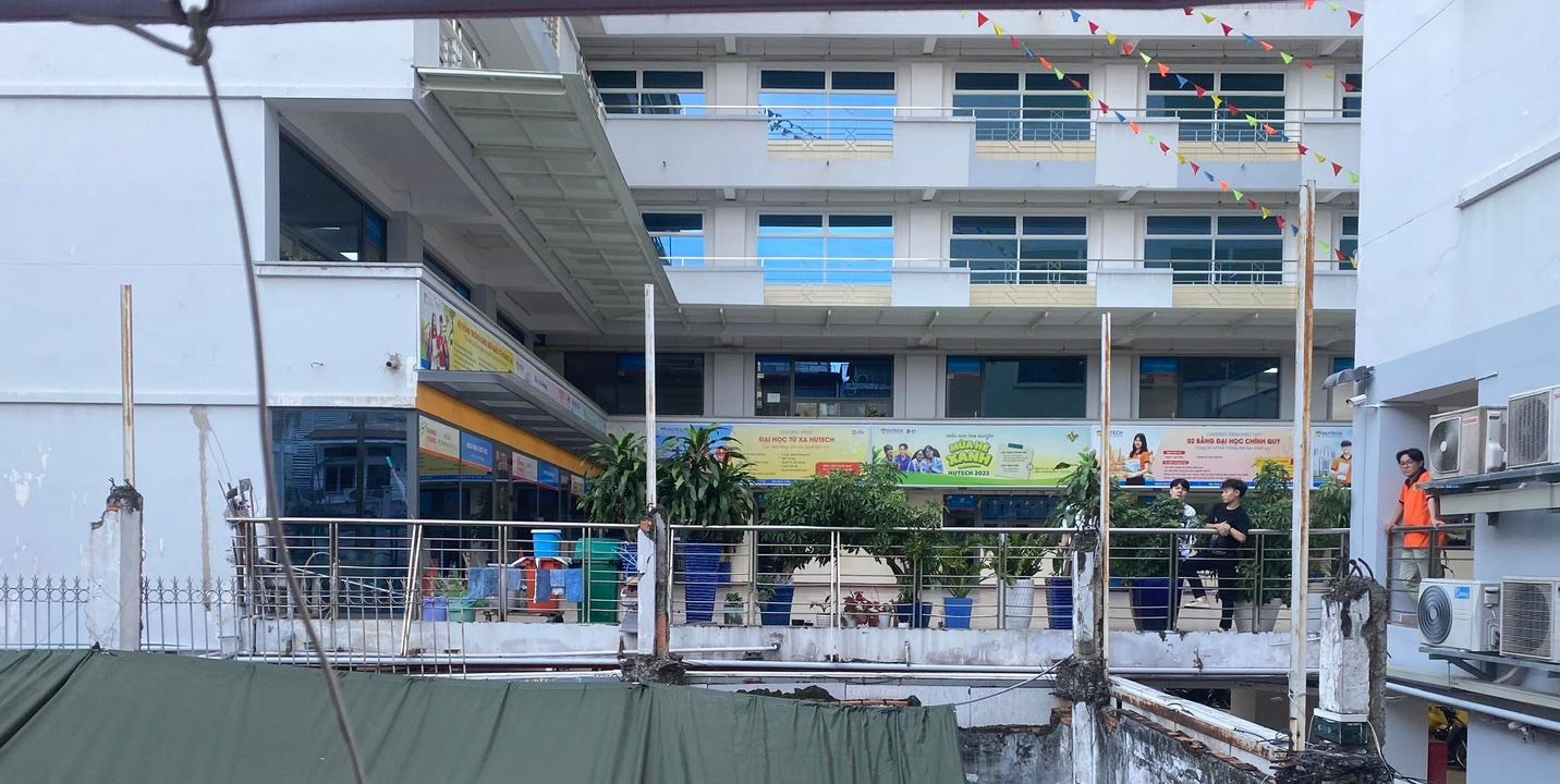 z5493710627551_888155a8bff5f5f41d332fd854dff033