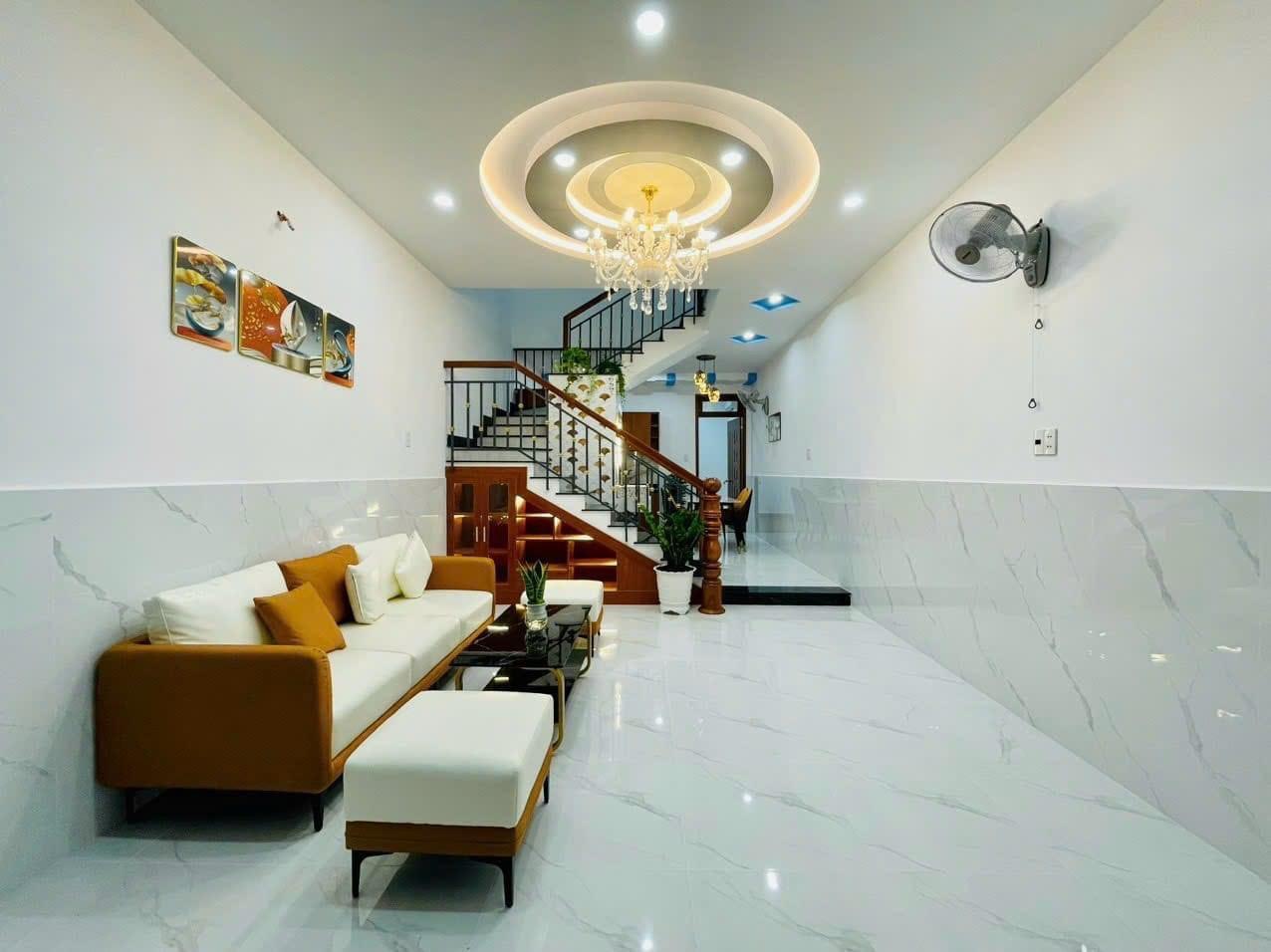 z5502058219047_1ef96b11391cc50621f375d93fb2fc4b