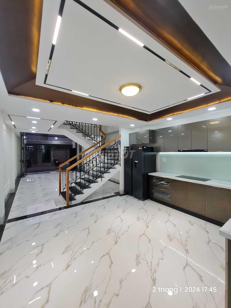 z5502319774383_94b6aa5e4f9b19e35f5abb5ffd5afafb